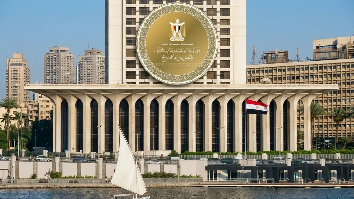 ​تحرك عاجل من الخارجية المصرية بشأن العمالة في دول الخليج: خطة طوارئ شاملة وتنبيهات أمنية هامة للمغتربين