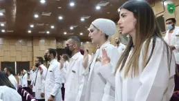 طلاب جامعات خاصة يتسلمون الشهادات