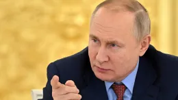 بوتين: القوات الروسيه تتقدم علي جميع محاور القتال في اوكرانيا