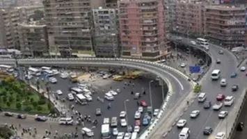 كثافات مرورية في شوارع القاهرة والجيزة