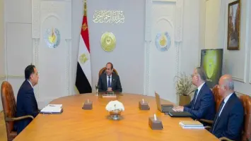 وزير البترول كريم بدوي في اجتماع حول خطة حفر الآبار