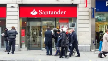 Santander branch with closed sign