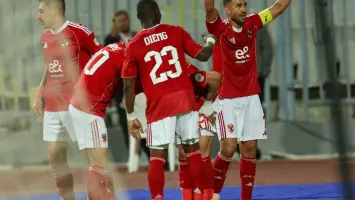 فريق الأهلي خلال التدريبات