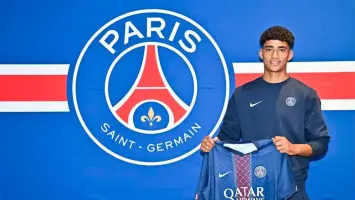 خليل العياري لاعب باريس سان جيرمان