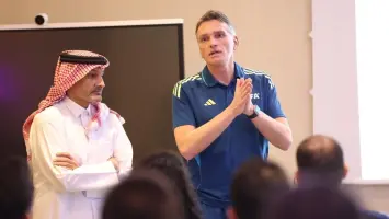 حكام تقنية الفيديو خلال التدريب للبطولات الدولية