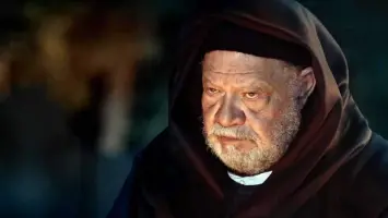 يحيى الفخراني يتسلم جائزة الاستحقاق الكبرى