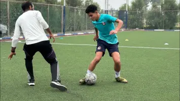 مدربون خلال دورة تدريب كرة القدم في مصر