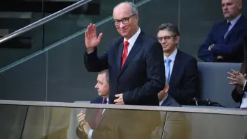 السفير الأمريكي توم روز ورئيس البرلمان البولندي فلوديميرز تشارزاستي