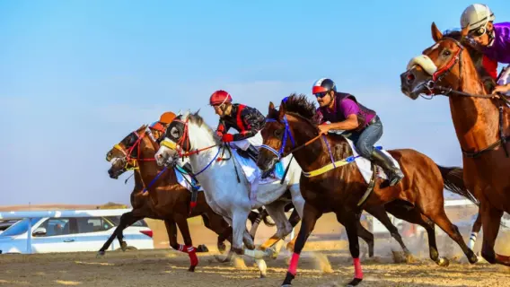 سباق خيول في ميدان الفروسية بالرياض