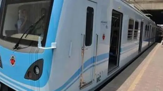 ماكينة دفع إلكتروني في محطة مترو