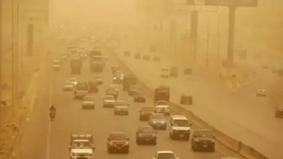 رياح نشطة وأمواج عالية في البحر