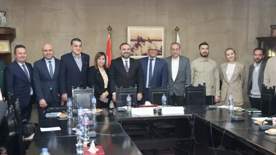 وزير قطاع الأعمال العام يلتقي وفداً من المستثمرين الأتراك