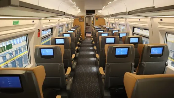 قطار تالجو في محطة مصر