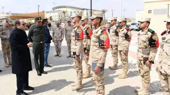 الرئيس السيسي خلال زيارة للأكاديمية العسكرية المصرية
