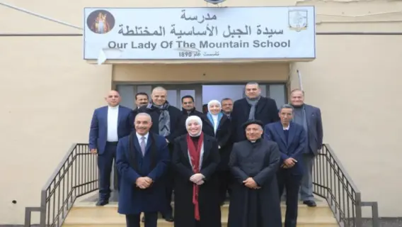 وزيرة التنمية الاجتماعية تسلم مسكناً في عجلون