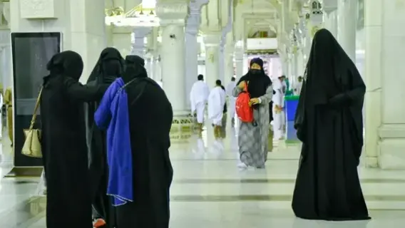 نساء في المسجد الحرام أثناء الفعاليات التوعوية