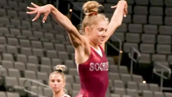 كارلا شادي تتوج بفضية الجمباز