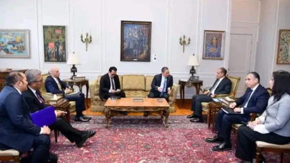 وزير الخارجية المصري ونائب وزير خارجية إندونيسيا خلال اجتماع مشترك