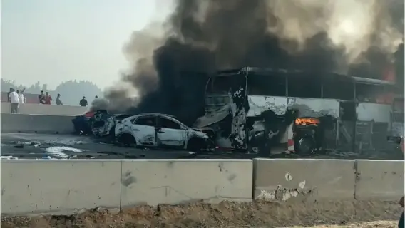 حادث مروري على طريق صحراوي بمصر