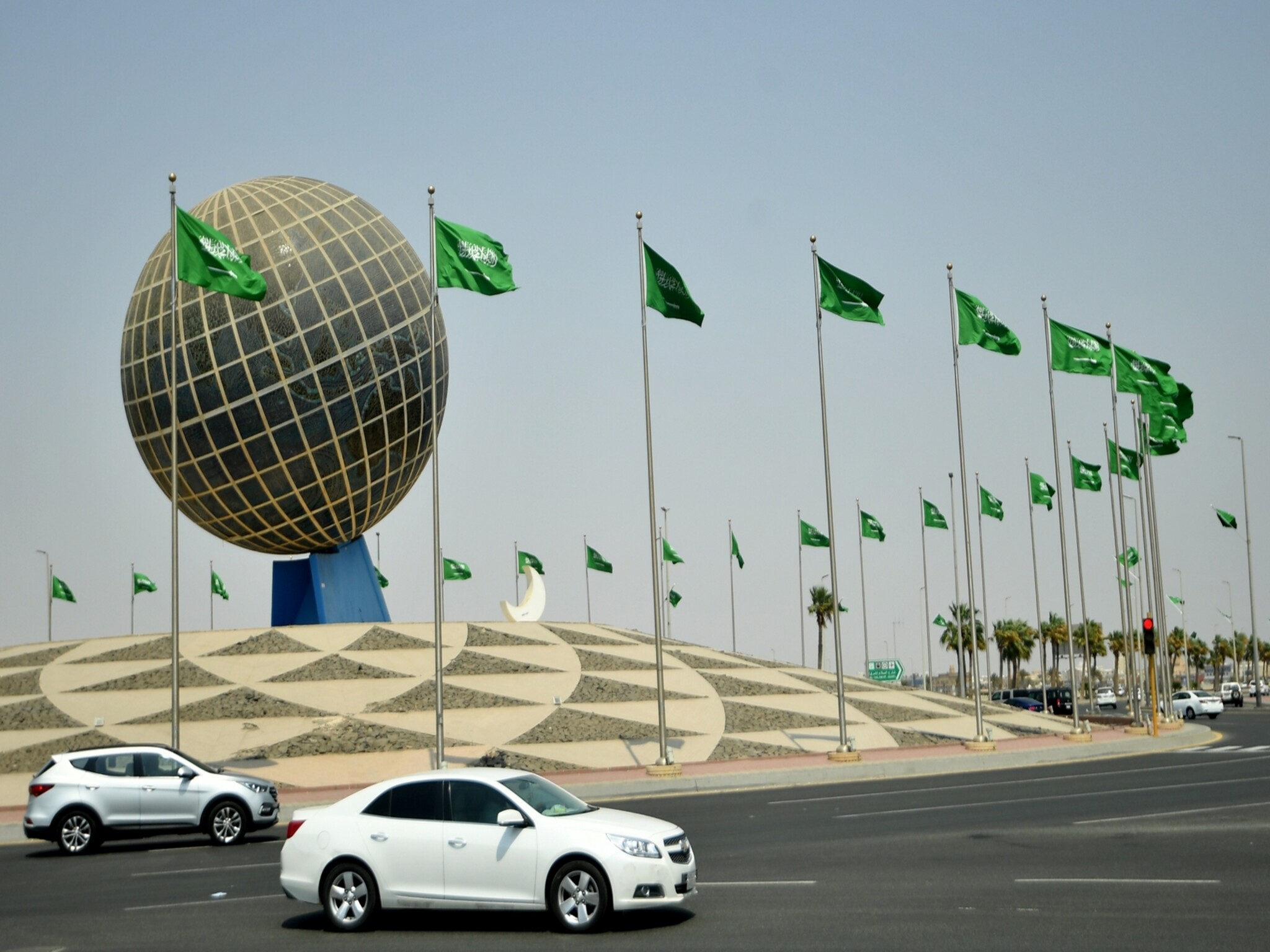 السعودية تعلن استحداث استقدام 10 مهن جديدة عبر منصة مساند