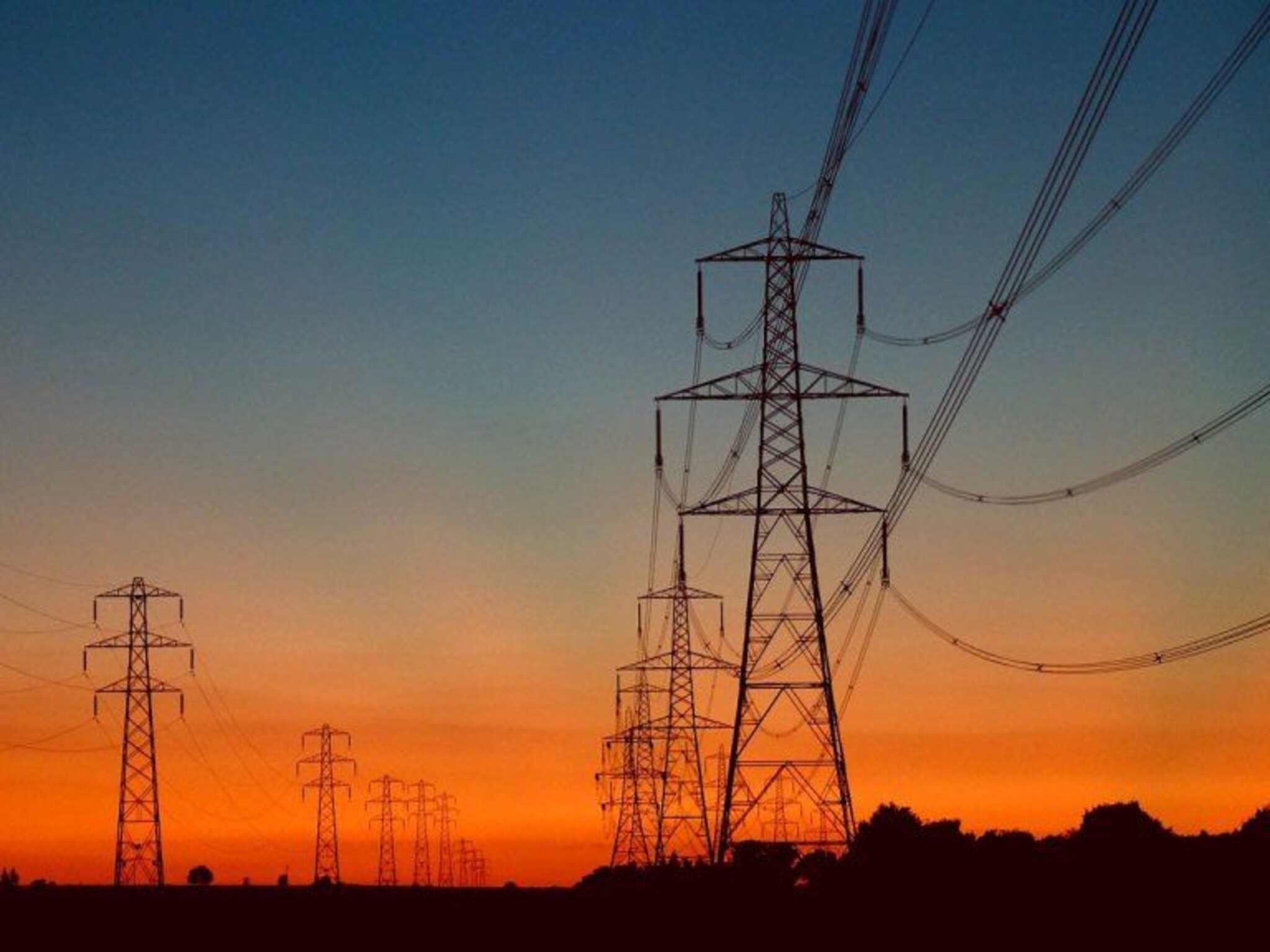 أمر سلطاني فى عمان بتخفيض فاتورة الكهرباء