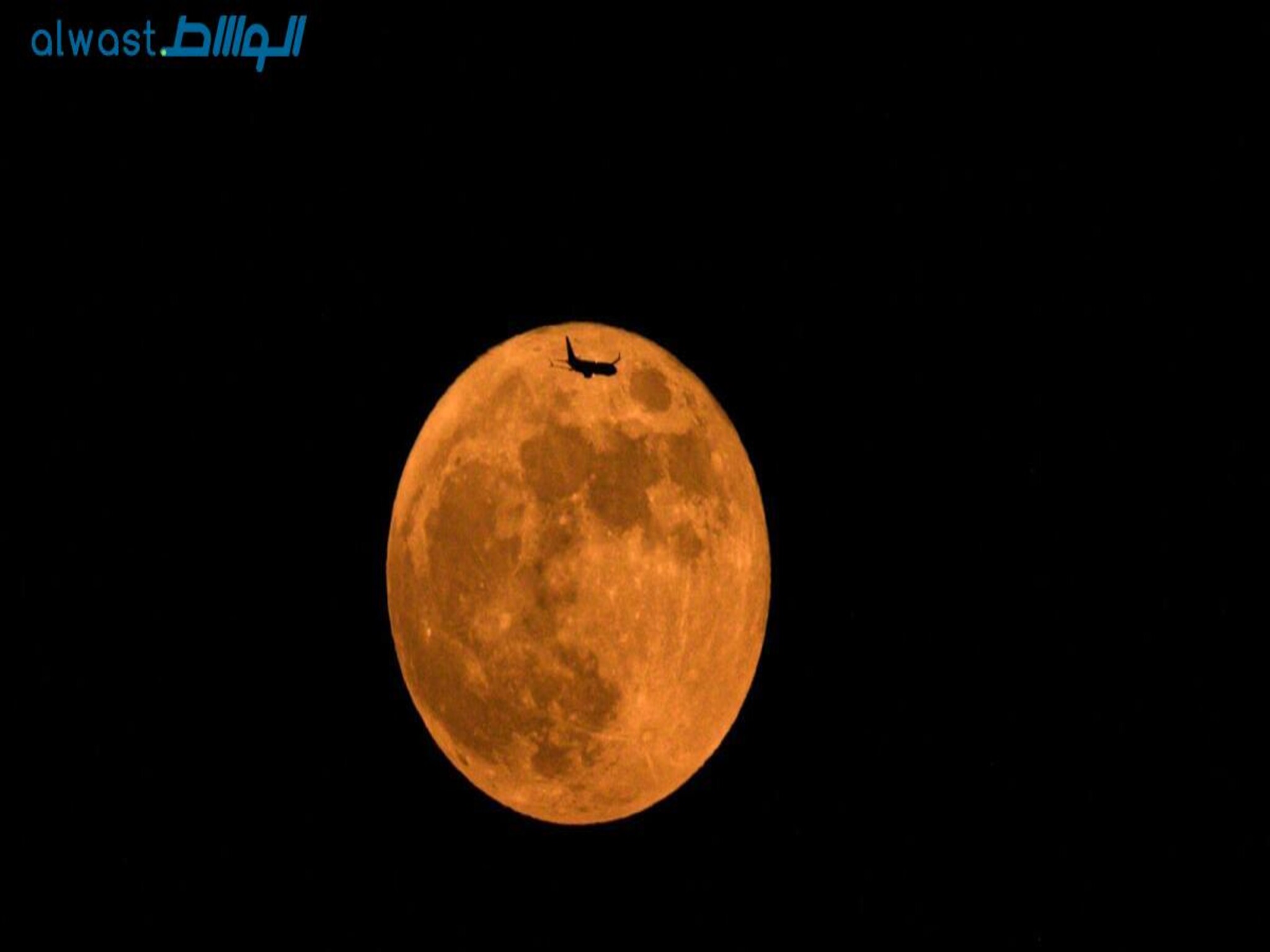 Last supermoon of 2023 graces UAE skies with stunning visuals