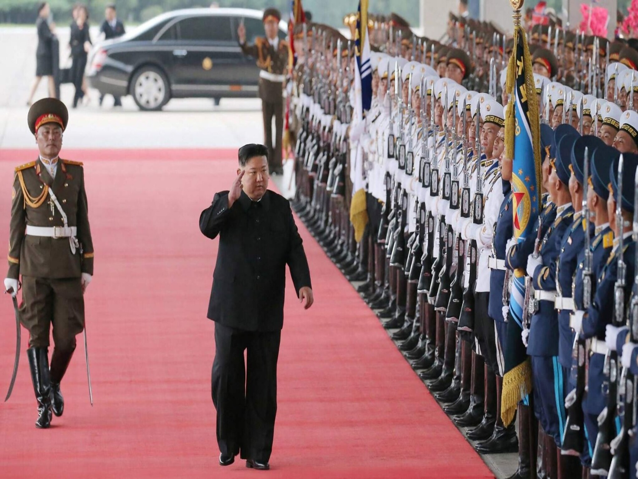 زعيم كوريا الشمالية يصل إلى روسيا للقاء بوتين