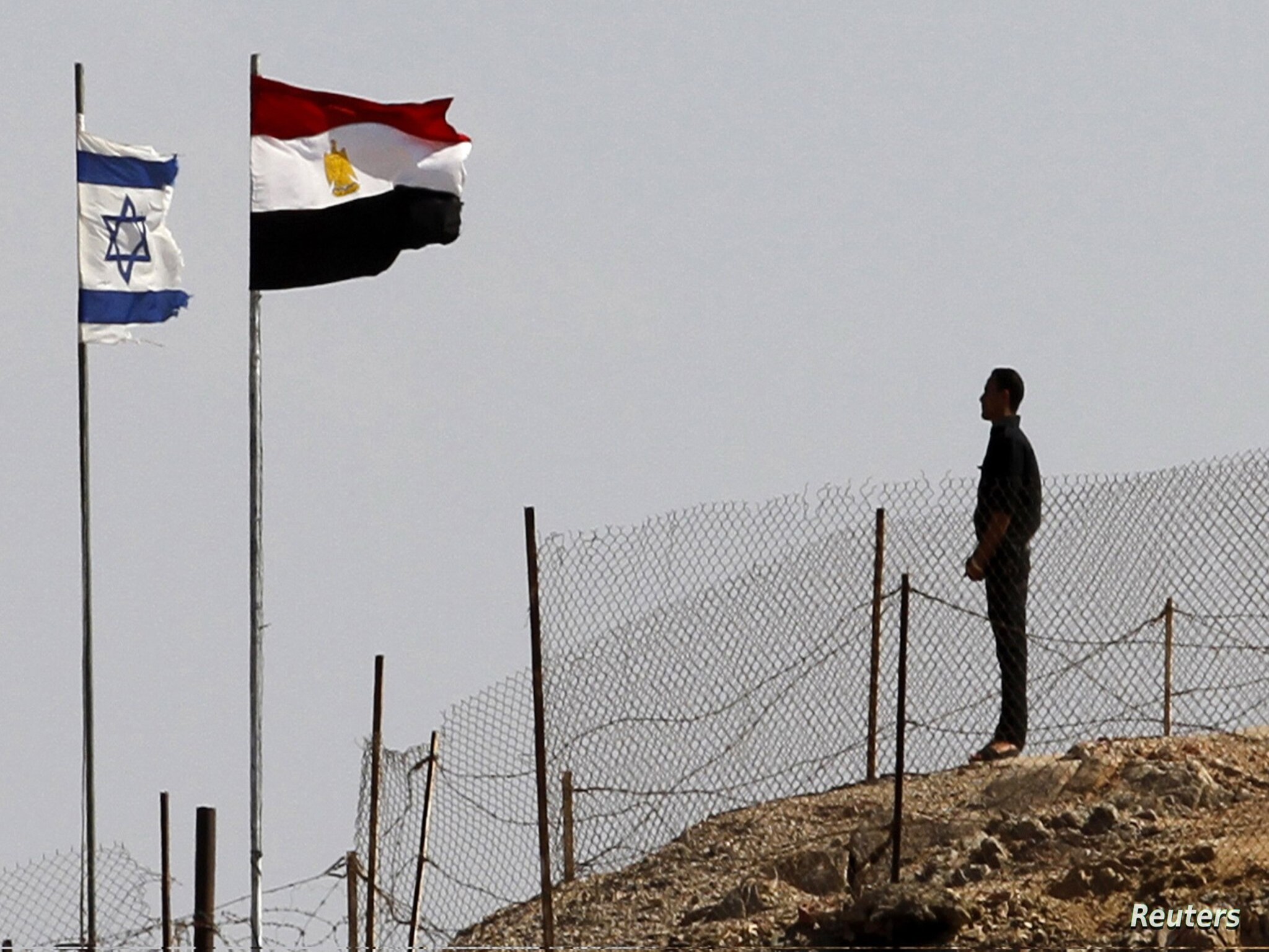 مصر تكشف ملابسات قصف إسرائيل لأحد أبراج المراقبة الحدودية المصرية