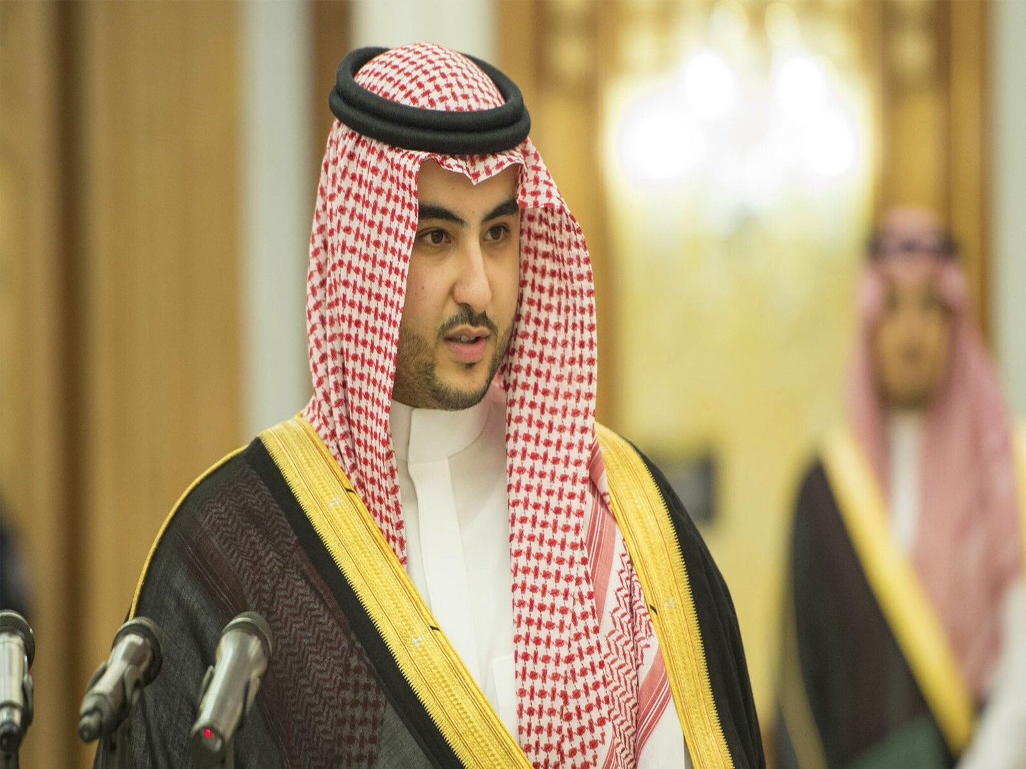 وزير الدفاع السعودي يؤكد لنظيره البريطاني ضرورة تهدئة الأوضاع في غزة
