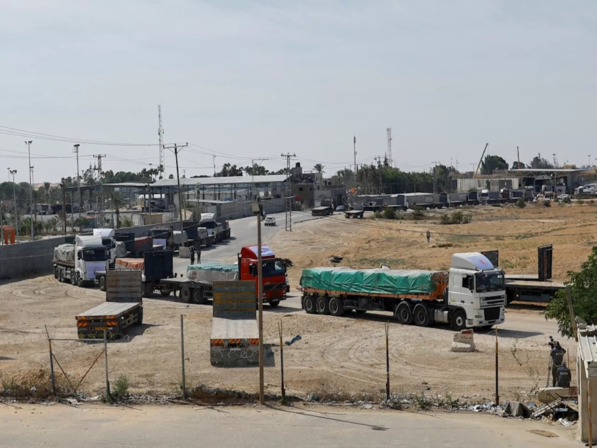 حفرة من الجحيم... الأونروا تطالب بتدفق المساعدات إلى غزة دون عوائق