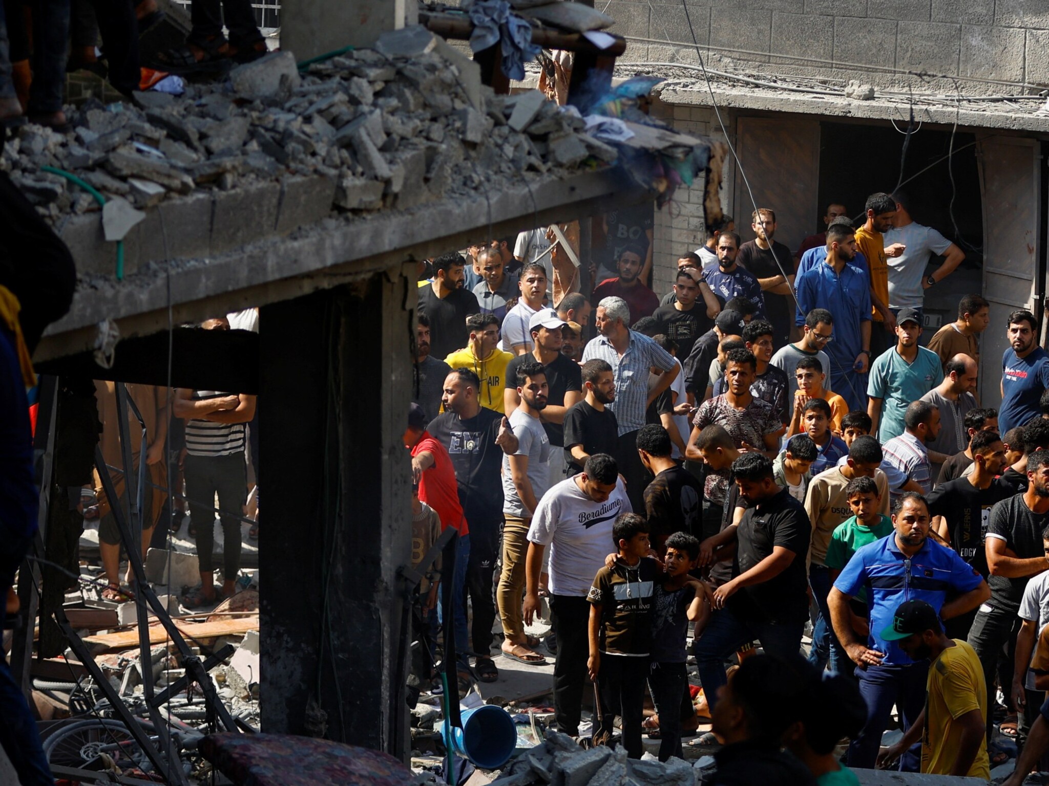 الجيش الإسرائيلي يطلب من سكان غزة معلومات عن المخطوفين من حركة حماس