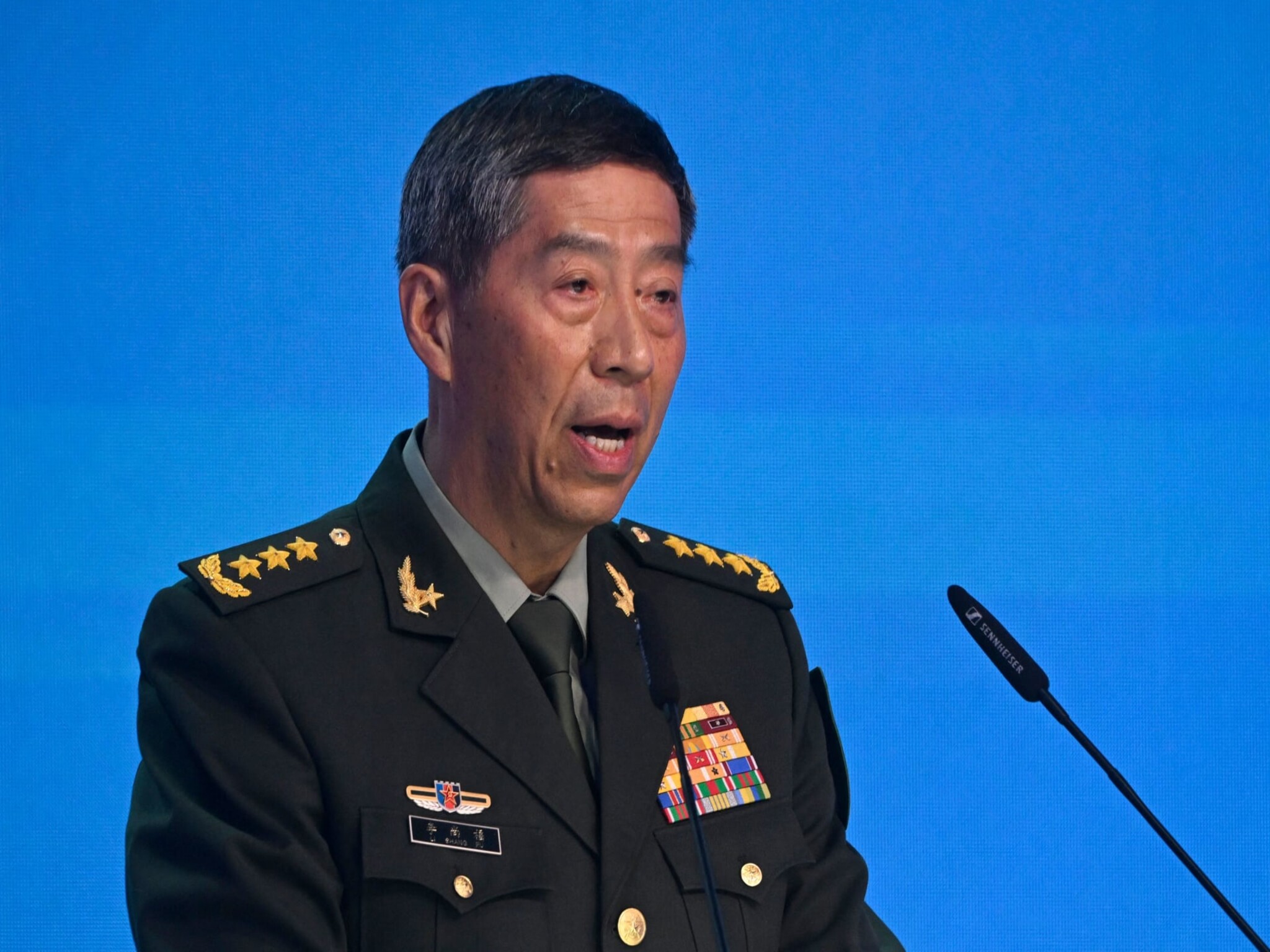 إعفاء وزير الدفاع الصيني الجنرال " لي شانغ فو " من منصبه