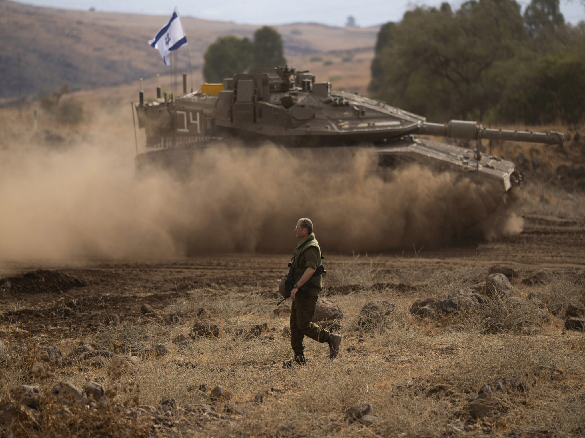 التسعيني عزرا ياشين...أكبر جندي أحتياط في الجيش الإسرائيلي