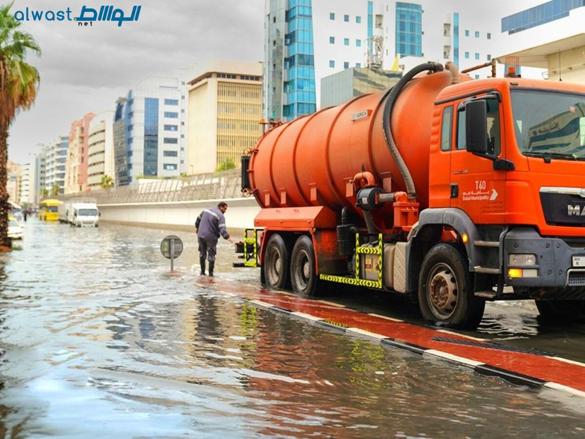 Dubai Police Issues Weather Advisory Amid Traffic Delays and Flooding on Roads