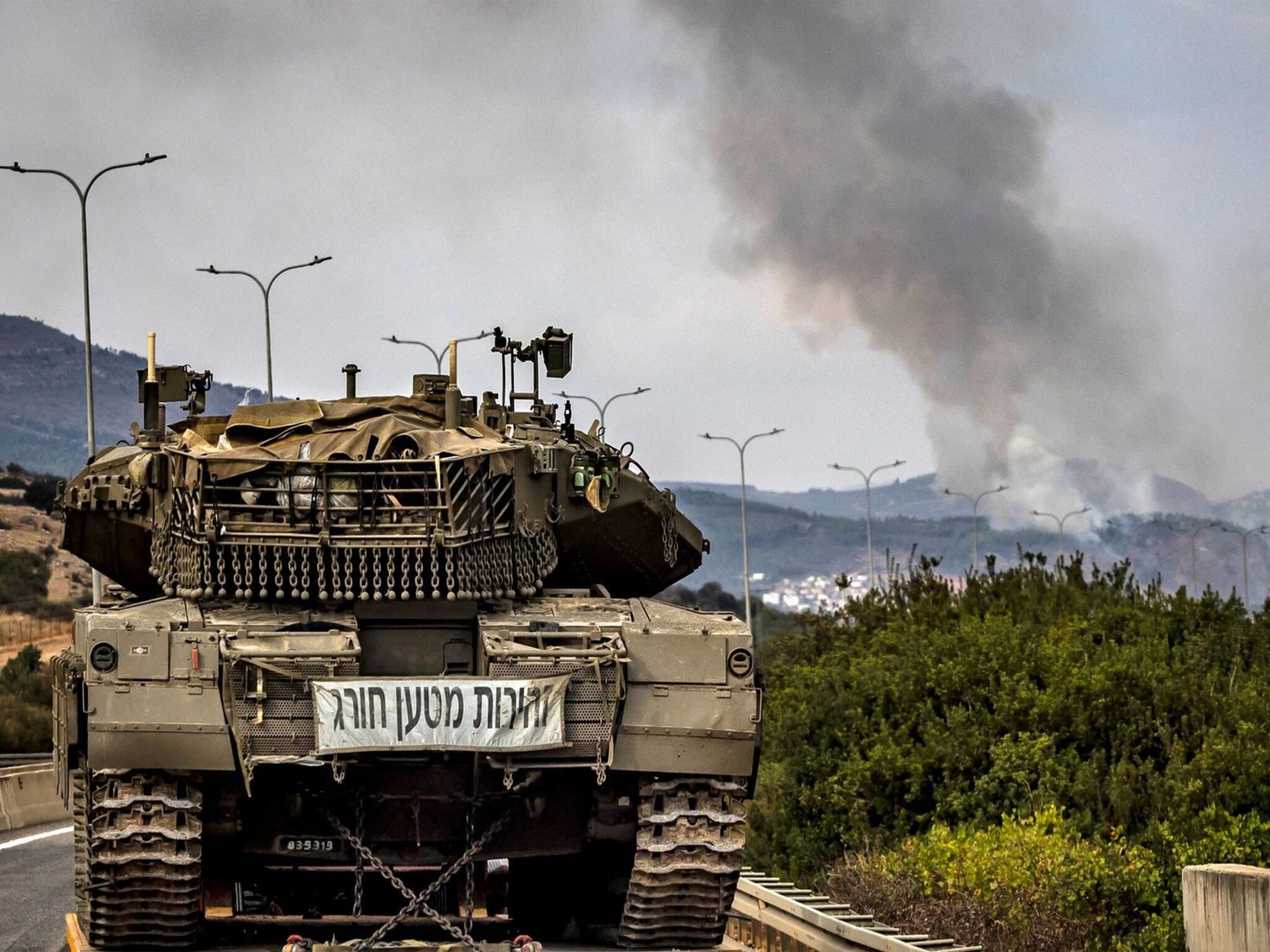 الجيش الإسرائيلي يرد علي هجمات حزب الله بقصف المنطقة الحدودية مع لبنان