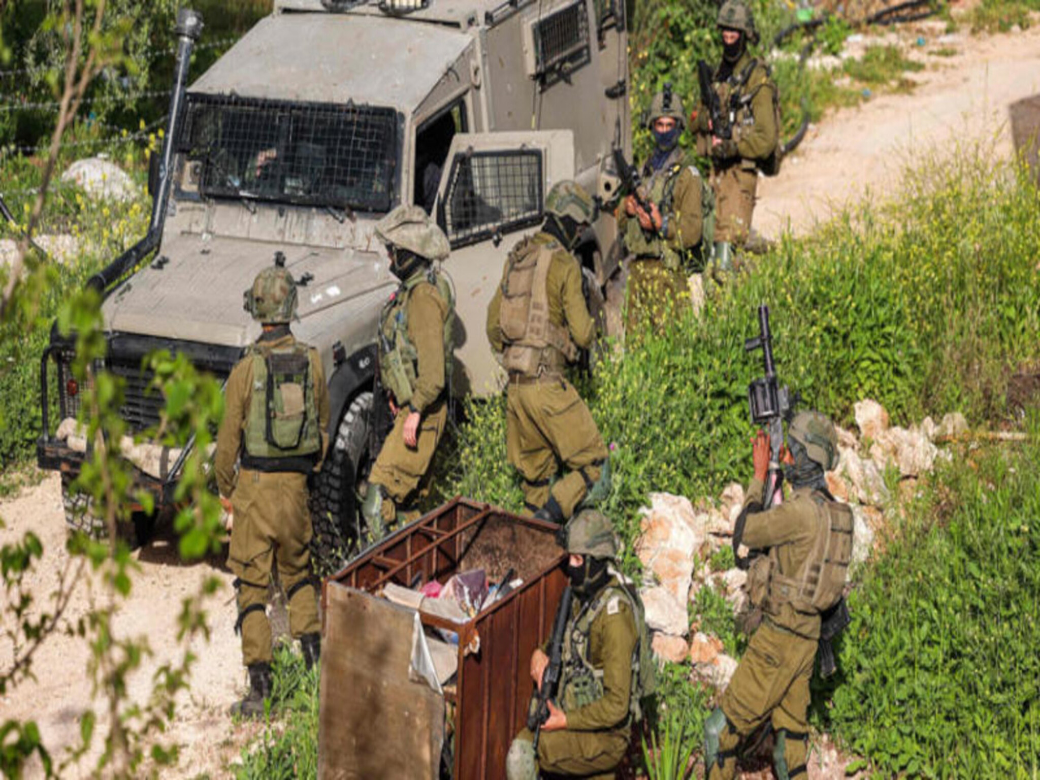 القوات الإسرائيلية تواصل عمليتها العسكرية البرية لعزل مدينة غزة