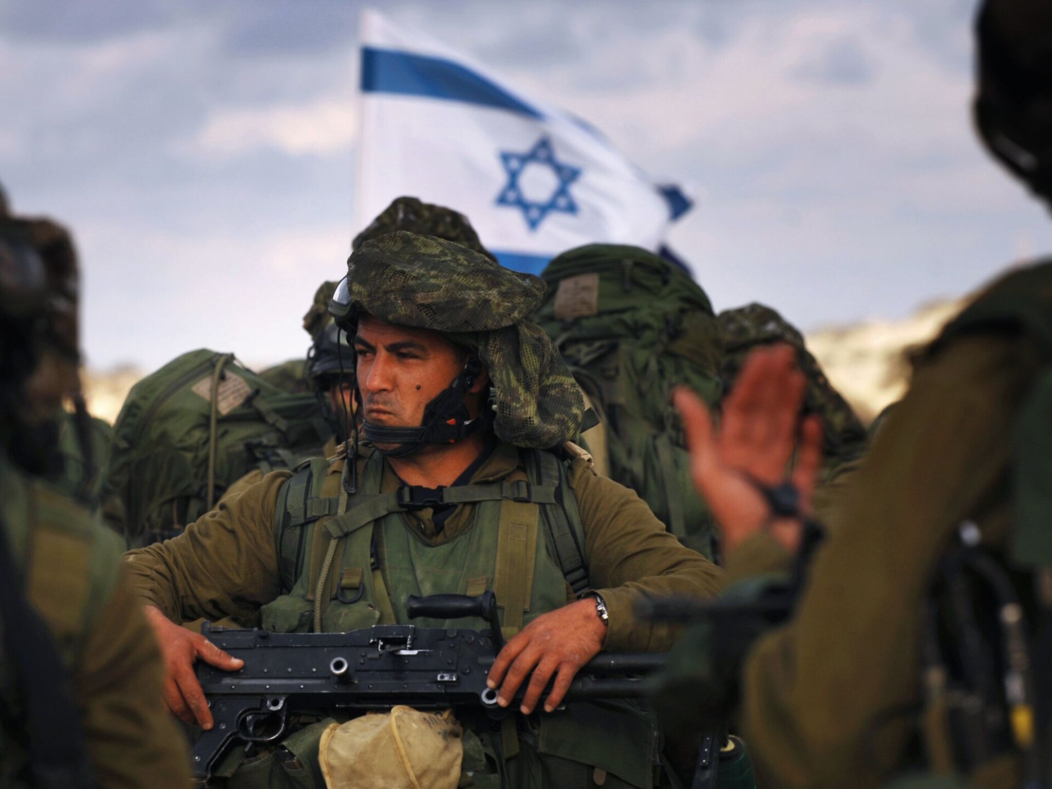 القوات الإسرائيلية تقتحم عدة مدن بالضفة الغربية كأن الهدنة لم تصل إليهم