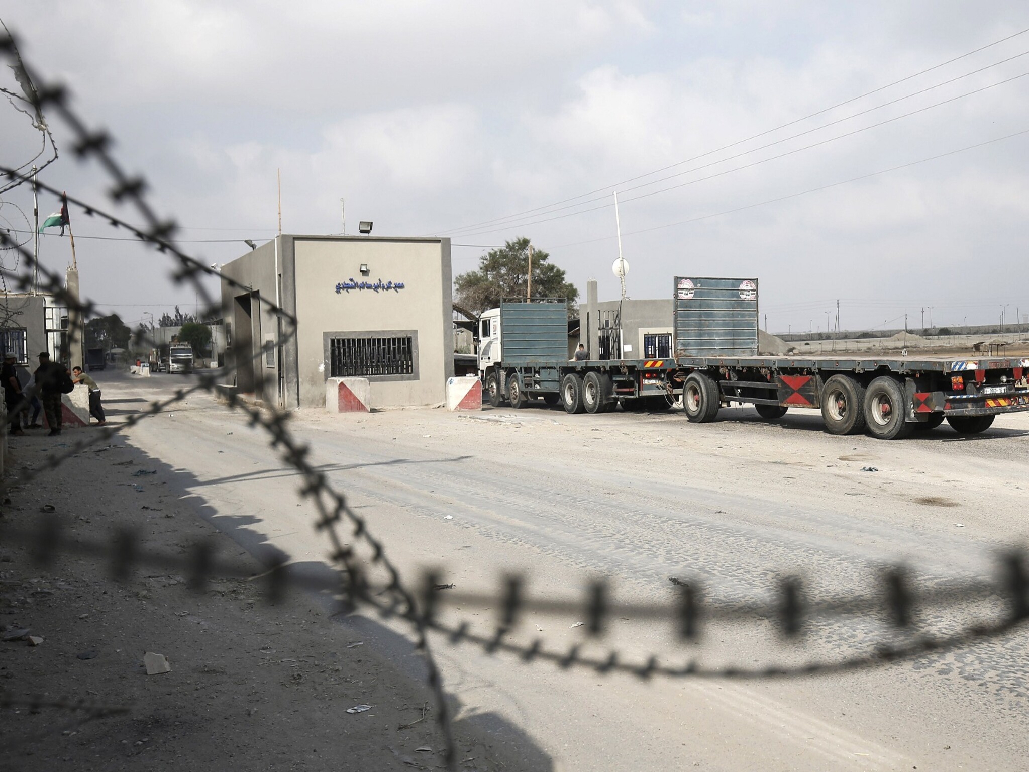 الأمم المتحدة تُأكد إن المساعدات التي تدخل غزة لا تكفي وتبحث فتح "معبر ثان"