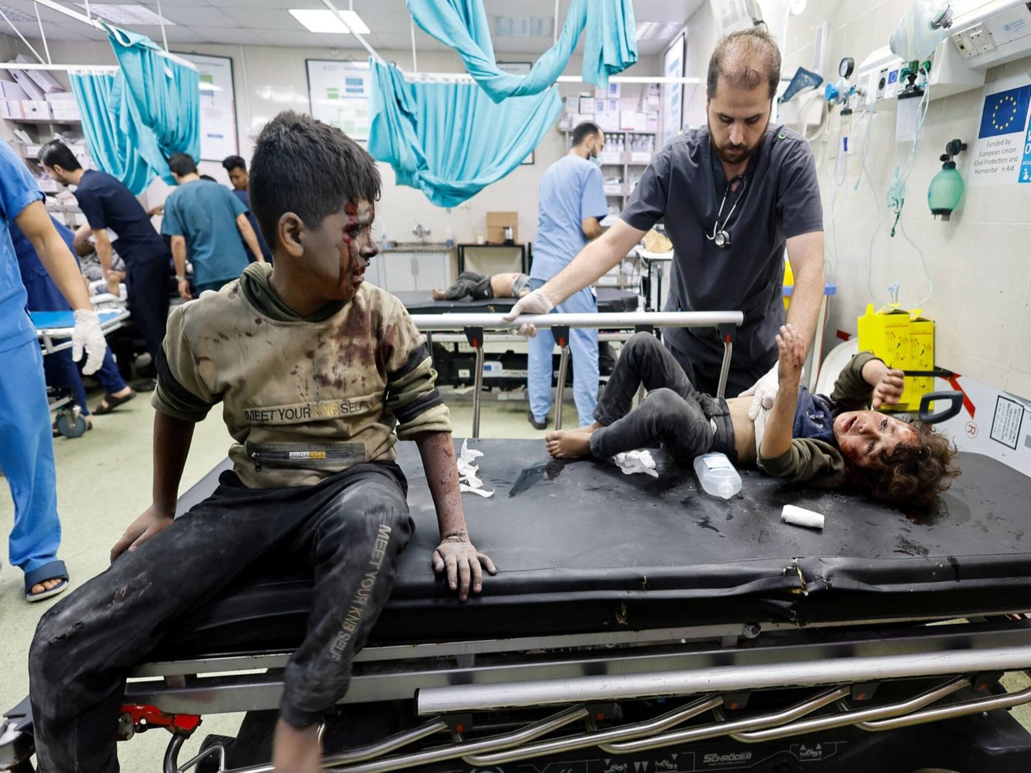 المستشفى الأوروبي جنوب قطاع غزة يقترب من نفاذ الوقود