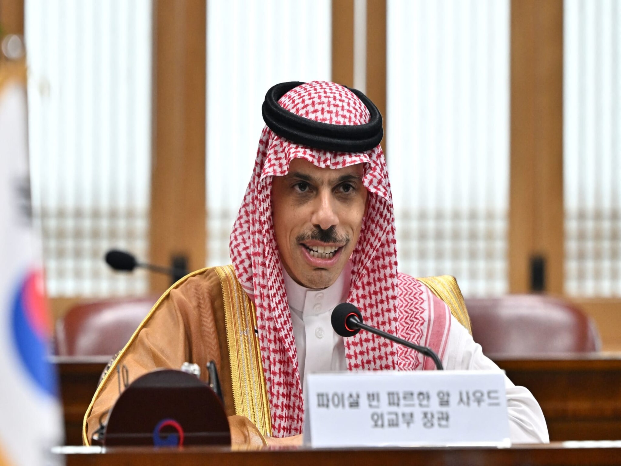 وزير الخارجية السعودي...يؤكد ضرورة الوقف الفوري لإطلاق النار في قطاع غزة 