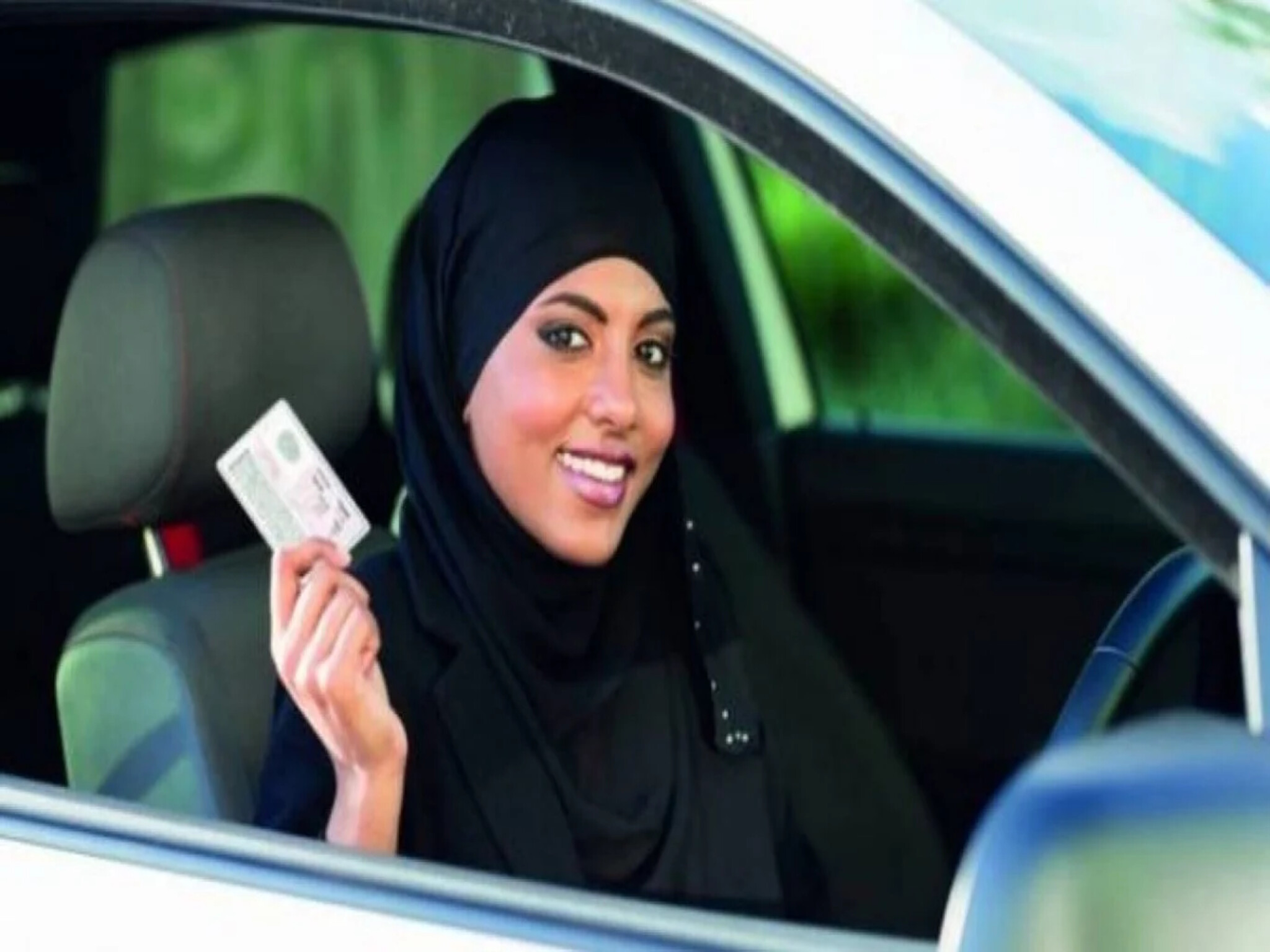 خطوات وشروط  التسجيل في مدرسة تعليم قيادة السيارات للنساء في السعودية