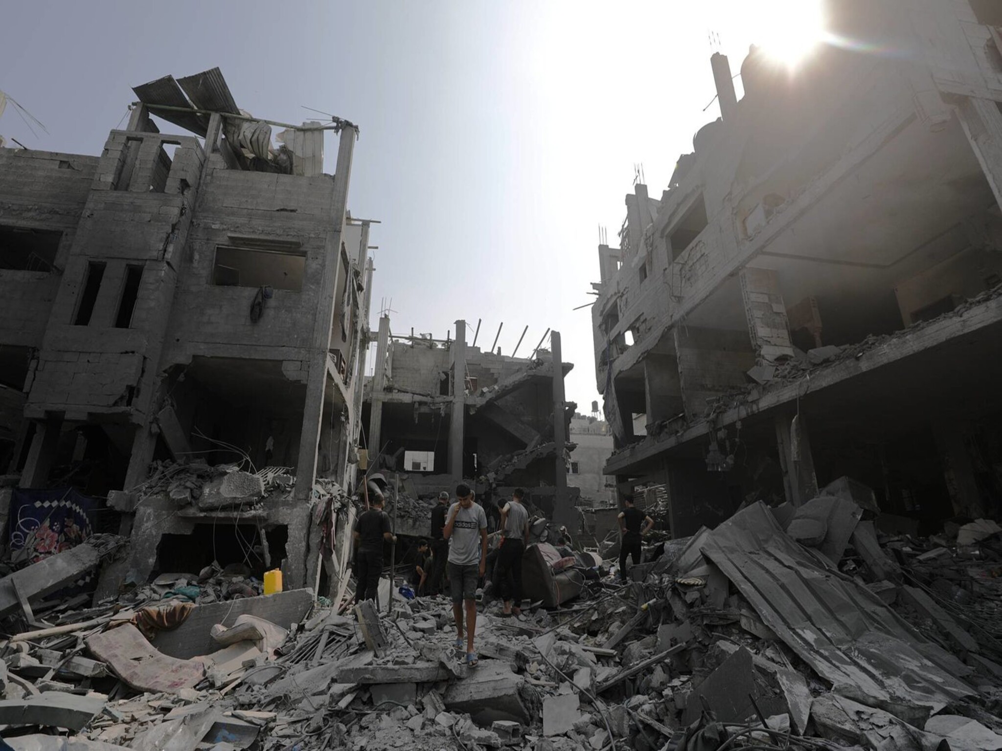 بضربات كبيرة لا تتوقف منذ 30 يوم...إسرائيل تعلن تقسيم غزة إلى شطرين