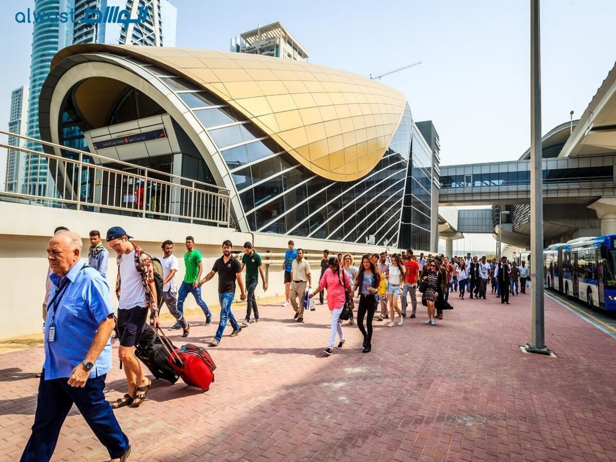 Dubai Authority announces New Year alternative parking and metro closure