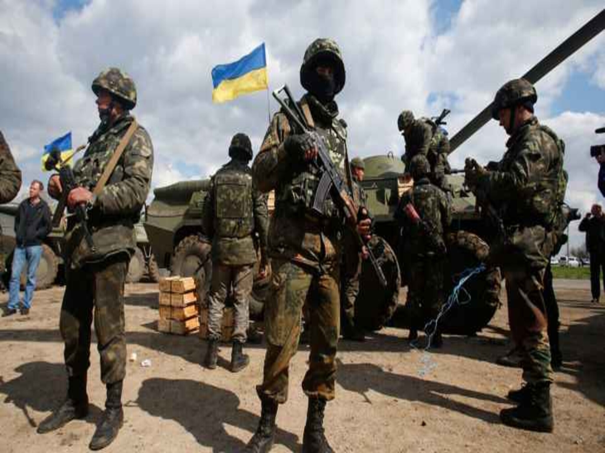 القوات الأوكرانية تعاني نقص حاد في الذخيرة مما يضطرها لإلغاء هجماتها