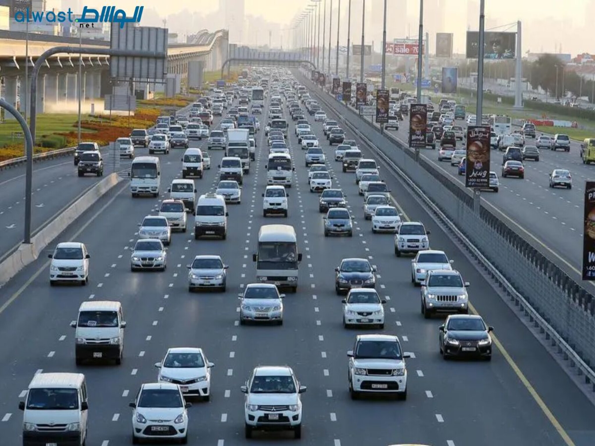 UAE warns against overtaking across the shoulder of the road