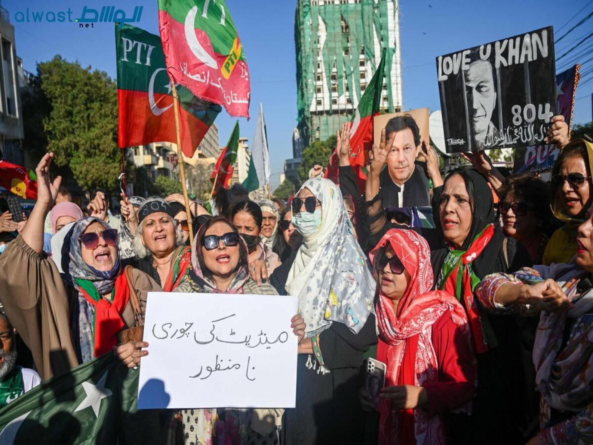Pakistan Issues Arrest Warrants for Imran Khan Party Leaders