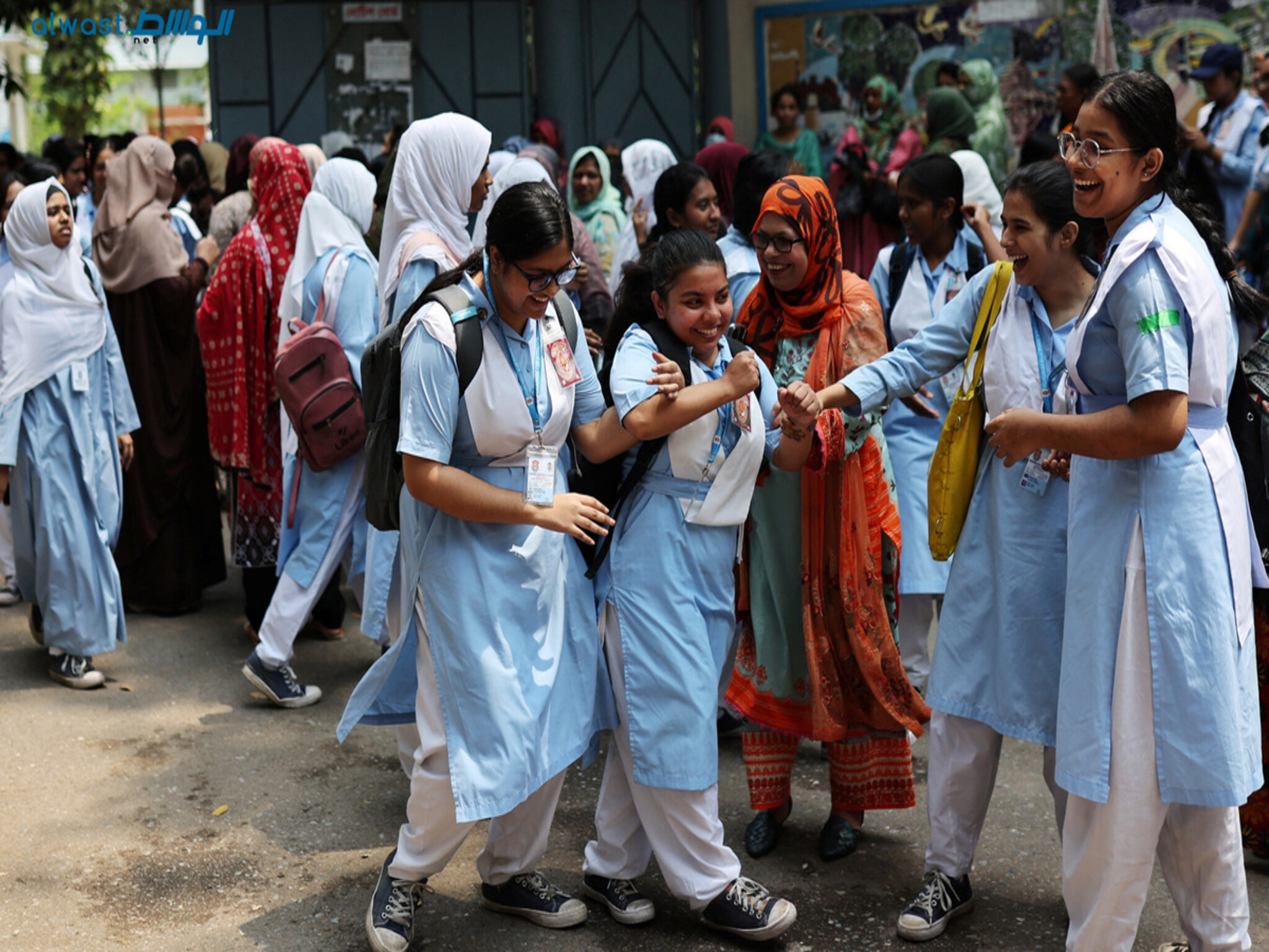 Bangladesh announces the reopening of schools as searing temperatures drop