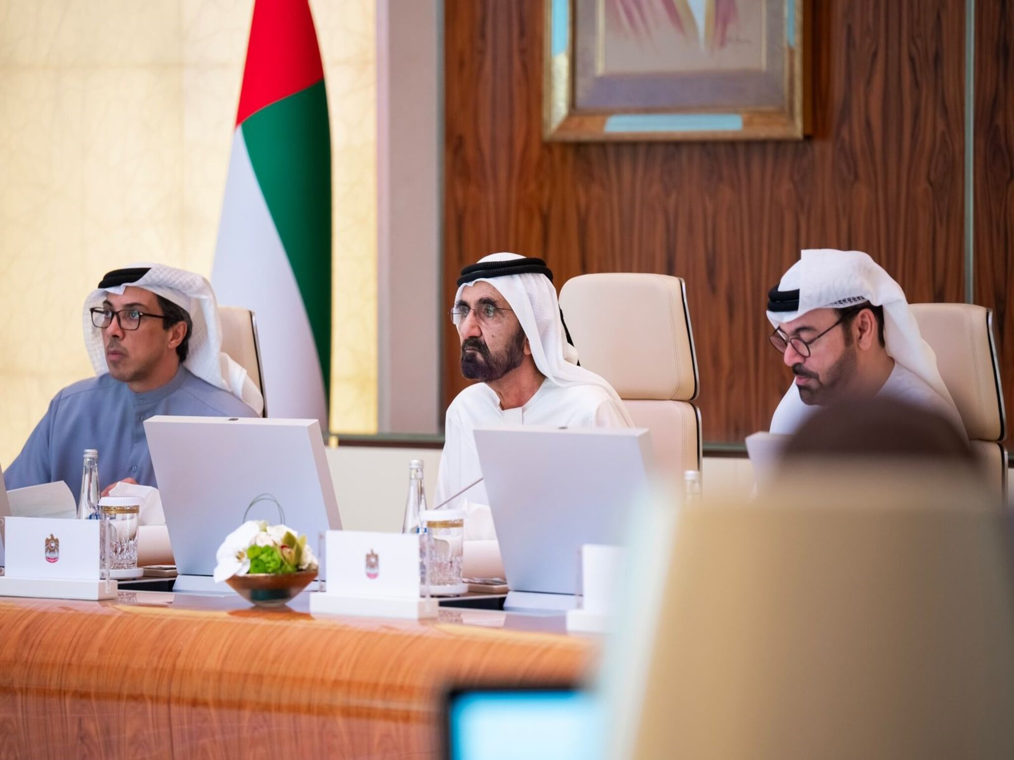  رئيس دولة الإمارات يطلق الاقامة الزرقاء طويلة الأمد (لمدة 10 سنوات)