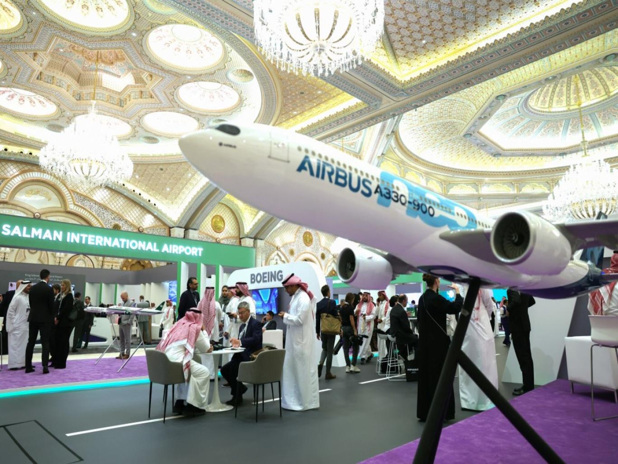 الخطوط الجوية السعودية | صفقة "تاريخية" لشراء 105 طائرات من "إيرباص"