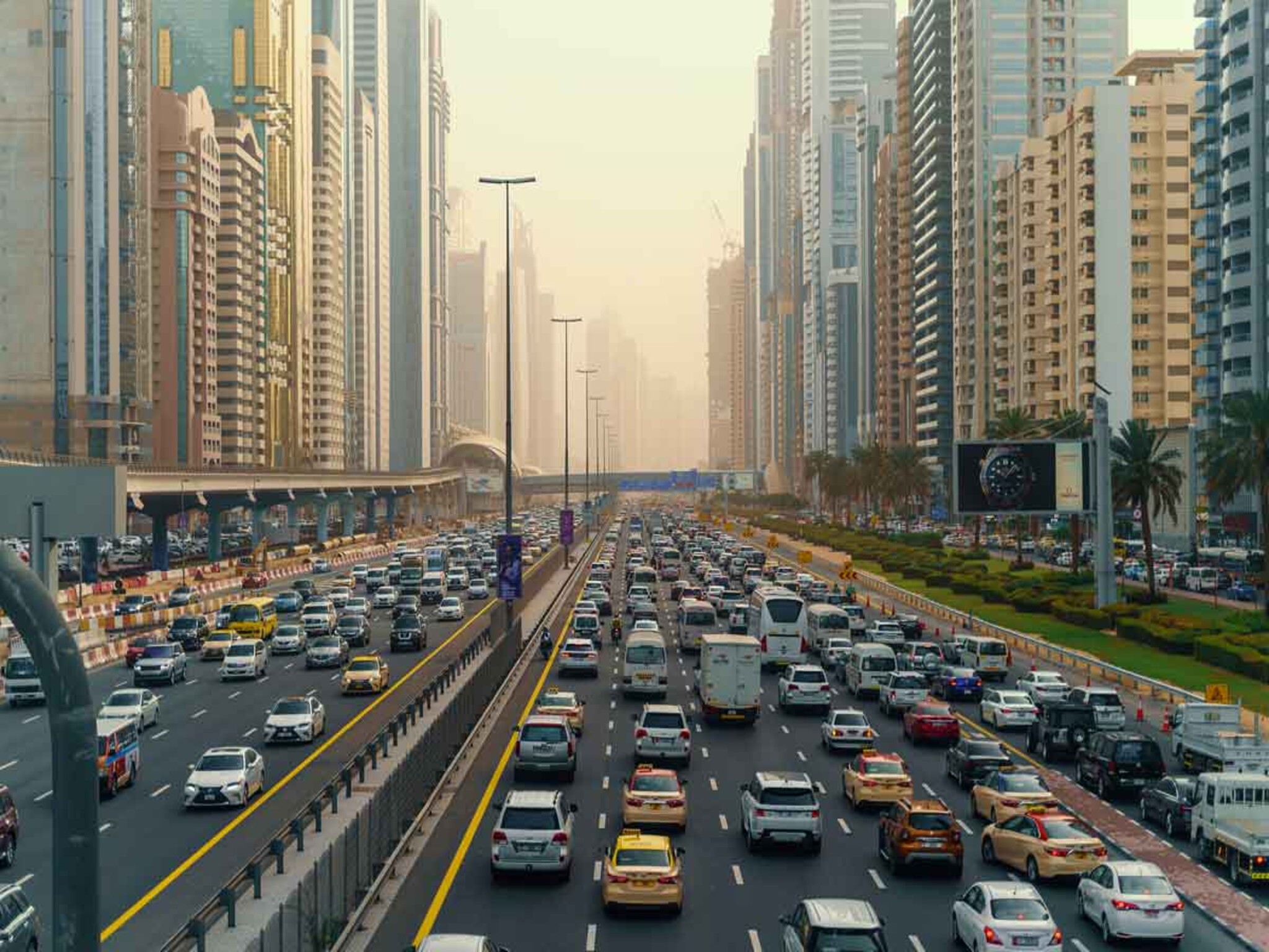 Dubai announces new traffic instructions to citizens and residents